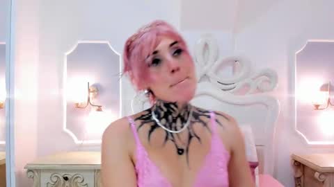 Snapshot of mystikdoll chatting on 09-24-25, 11:46 Misteika online show from 09-24-25, 11:46