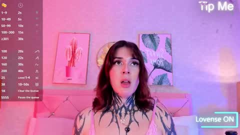 Snapshot of mystikdoll chatting on 11-12-25, 11:32 Misteika online show from 11-12-25, 11:32