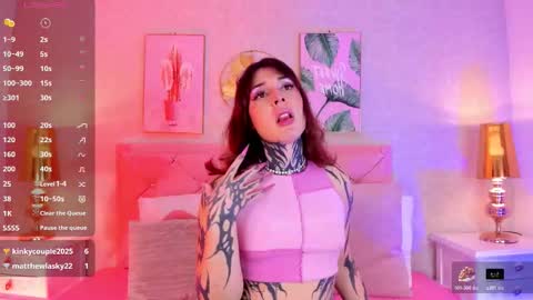 Snapshot of mystikdoll chatting on 11-20-25, 11:54 Misteika online show from 11-20-25, 11:54