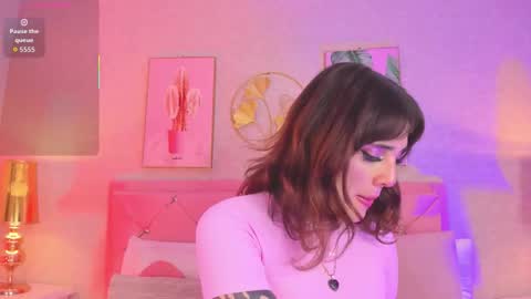 Snapshot of mystikdoll chatting on 12-02-25, 11:48 Misteika online show from 12-02-25, 11:48