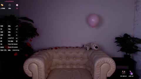 Snapshot of n0_nude chatting on 02-15-26, 04:20 Eva online show from 02-15-26, 04:20