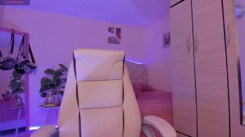 Snapshot of naath_ chatting on 01-06-25, 02:26 anny online show from 01-06-25, 02:26