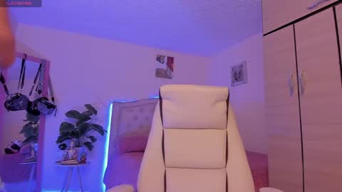 Snapshot of naath_ chatting on 01-07-25, 02:20 anny online show from 01-07-25, 02:20