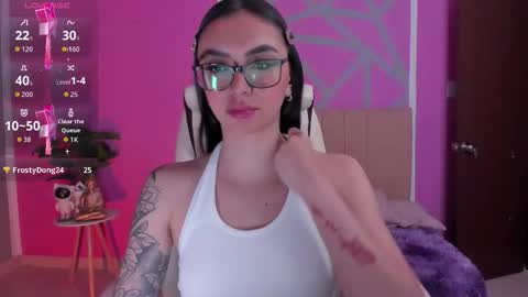 Snapshot of naath_ chatting on 09-16-25, 10:11 anny online show from 09-16-25, 10:11