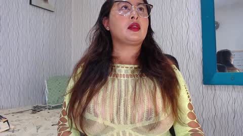 Nadia online show from 02-02-25, 10:13