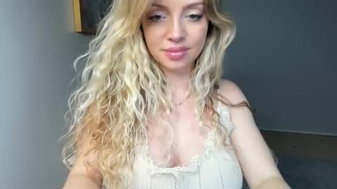 Snapshot of nadyasoft chatting on 01-15-25, 04:43 Nadyasoft online show from 01-15-25, 04:43