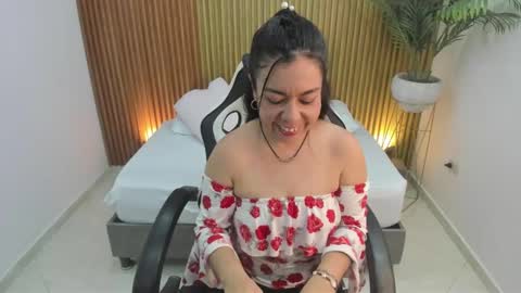 N A H I A online show from 02-11-25, 11:54