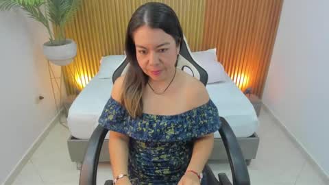 N A H I A online show from 02-12-25, 12:01