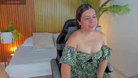 Snapshot of nahia_13 chatting on 01-19-26, 12:20 N A H I A online show from 01-19-26, 12:20