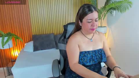 Snapshot of nahia_13 chatting on 02-10-26, 12:20 N A H I A online show from 02-10-26, 12:20