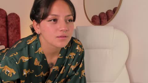 Nahia INDEPENDENT MODEL P online show from 12-10-24, 05:11