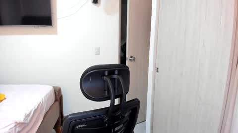 independent model online show from 01-31-26, 11:47