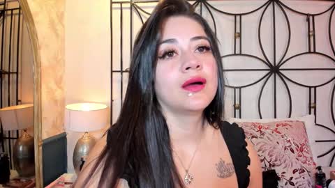 Nahomi  online show from 10-04-25, 10:57