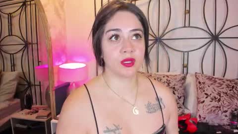 Nahomi  online show from 11-05-25, 10:59