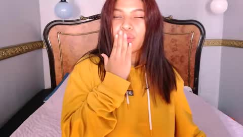 Nahomy online show from 02-27-25, 06:40