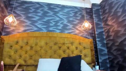 Nahomi online show from 12-19-25, 05:47