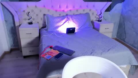 Nahomi online show from 02-10-25, 04:08