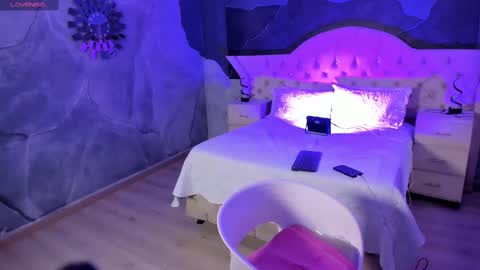 Nahomi online show from 02-25-25, 04:24