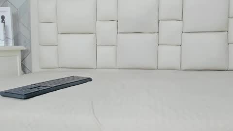 naia_cox online show from 10-05-25, 03:38