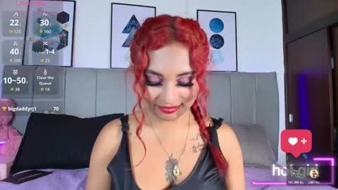 Snapshot of naia_cruz_ chatting on 11-06-25, 07:37 Naia online show from 11-06-25, 07:37