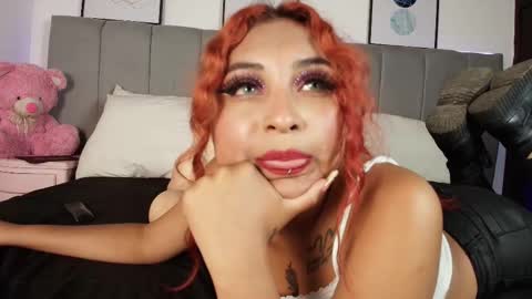 Snapshot of naia_cruz_ chatting on 11-26-25, 08:10 Naia online show from 11-26-25, 08:10