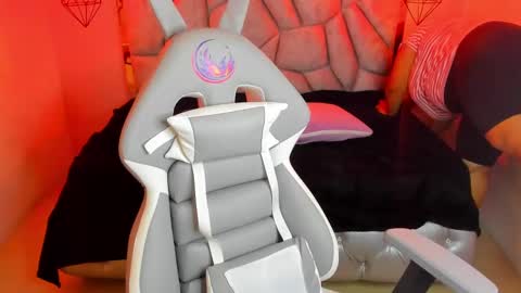 Snapshot of naia_karter chatting on 01-28-25, 07:00 online show from 01-28-25, 07:00