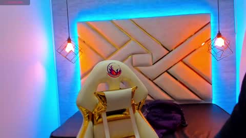 Snapshot of naia_karter chatting on 02-02-25, 06:31 online show from 02-02-25, 06:31