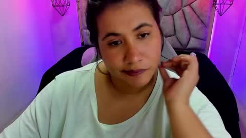 Snapshot of naia_karter chatting on 02-12-25, 10:15 online show from 02-12-25, 10:15