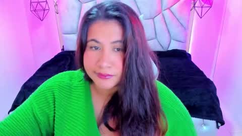 Snapshot of naia_karter chatting on 02-21-25, 07:21 online show from 02-21-25, 07:21