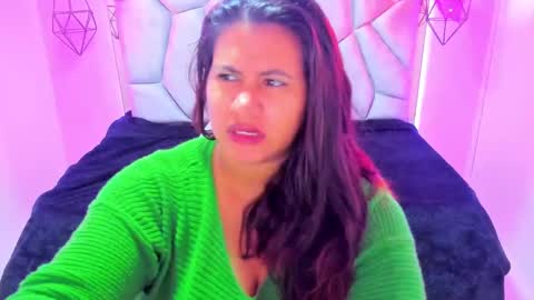 Snapshot of naia_karter chatting on 02-22-25, 04:19 online show from 02-22-25, 04:19