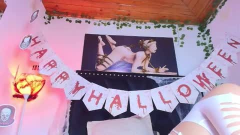 Naia x online show from 10-17-25, 08:00