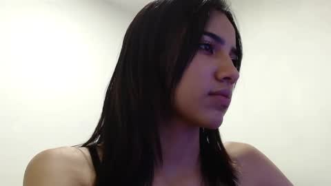 naiakit18 online show from 01-11-25, 01:37