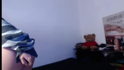 naiakit18 online show from 02-21-25, 12:27