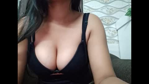 Naina online show from 01-15-26, 05:49