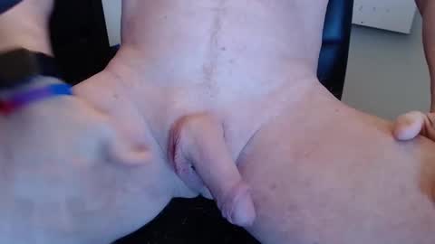 Snapshot of naked_boy_toy chatting on 01-19-25, 04:57 Naked Boy Toy online show from 01-19-25, 04:57