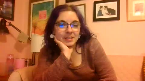 Snapshot of nakedcrafts chatting on 01-19-25, 07:36 Lizzy online show from 01-19-25, 07:36