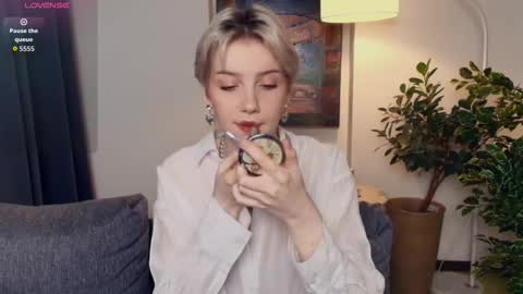 Kate online show from 12-05-25, 11:41