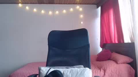Snapshot of nala_foster chatting on 12-18-24, 07:52 Nala online show from 12-18-24, 07:52