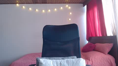 Snapshot of nala_foster chatting on 12-21-24, 03:31 Nala online show from 12-21-24, 03:31
