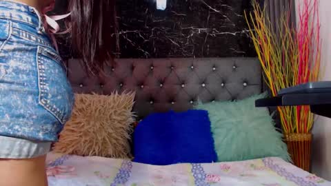 NALAROY online show from 01-20-25, 03:28