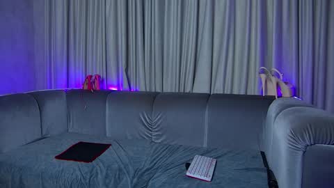 Snapshot of nally_ferrari chatting on 01-21-25, 04:10 Nally online show from 01-21-25, 04:10