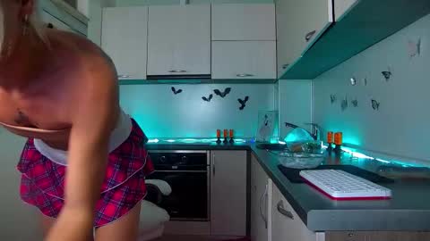 Snapshot of nally_ferrari chatting on 11-04-25, 01:16 Nally online show from 11-04-25, 01:16