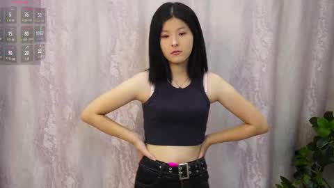 Snapshot of namguillot chatting on 12-14-25, 03:01 Sol online show from 12-14-25, 03:01