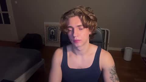 Snapshot of namiraaxel chatting on 01-16-25, 07:52 Georges online show from 01-16-25, 07:52