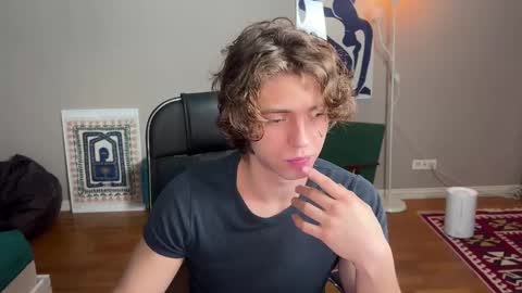 Snapshot of namiraaxel chatting on 01-23-25, 07:40 Georges online show from 01-23-25, 07:40