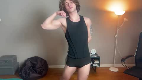 Snapshot of namiraaxel chatting on 03-11-25, 08:09 Georges online show from 03-11-25, 08:09