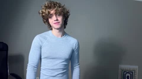 Snapshot of namiraaxel chatting on 10-10-25, 06:29 Georges online show from 10-10-25, 06:29