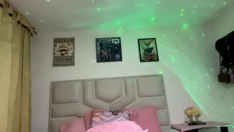 NamiThompson online show from 09-12-25, 12:22