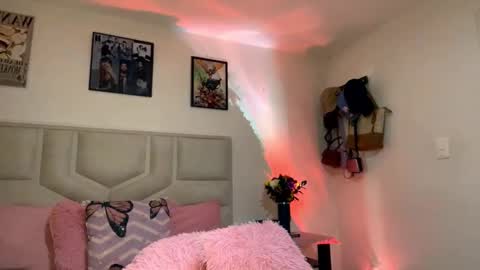 NamiThompson online show from 09-24-25, 11:41