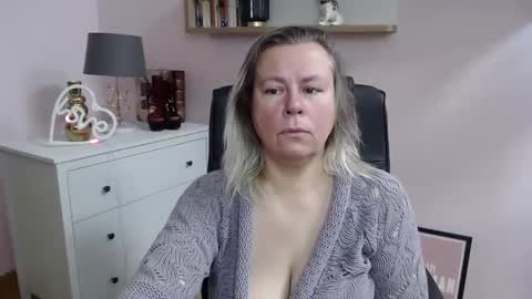 Nancy online show from 12-21-24, 08:18